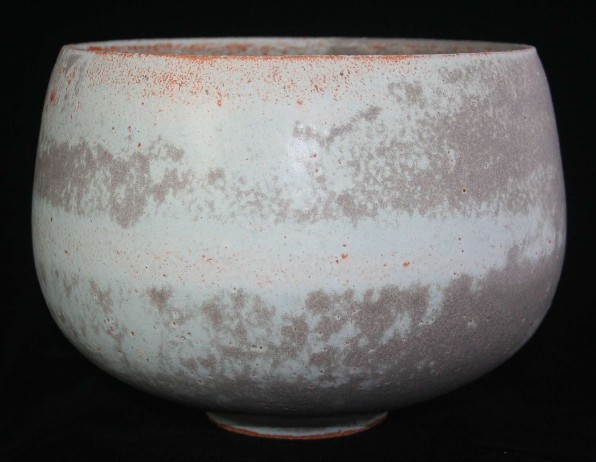 Clouded sky blue glaze on stoneware clay d: 290mm h: 190mm